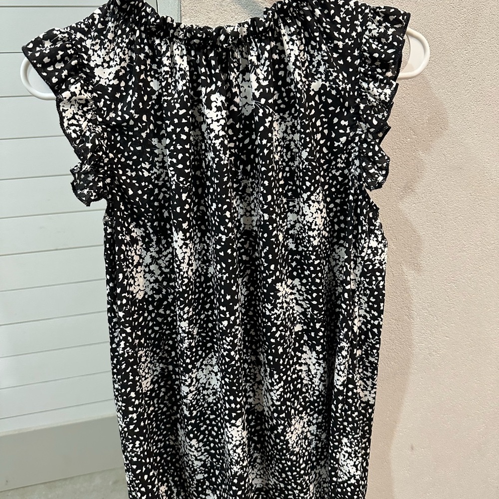 Black and White Patterned Women's Top